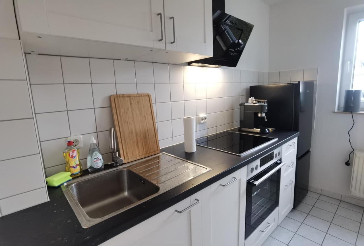 Apartment Arbeitsplatz, Balkon, Tiefgarage Nähe Neue Messe