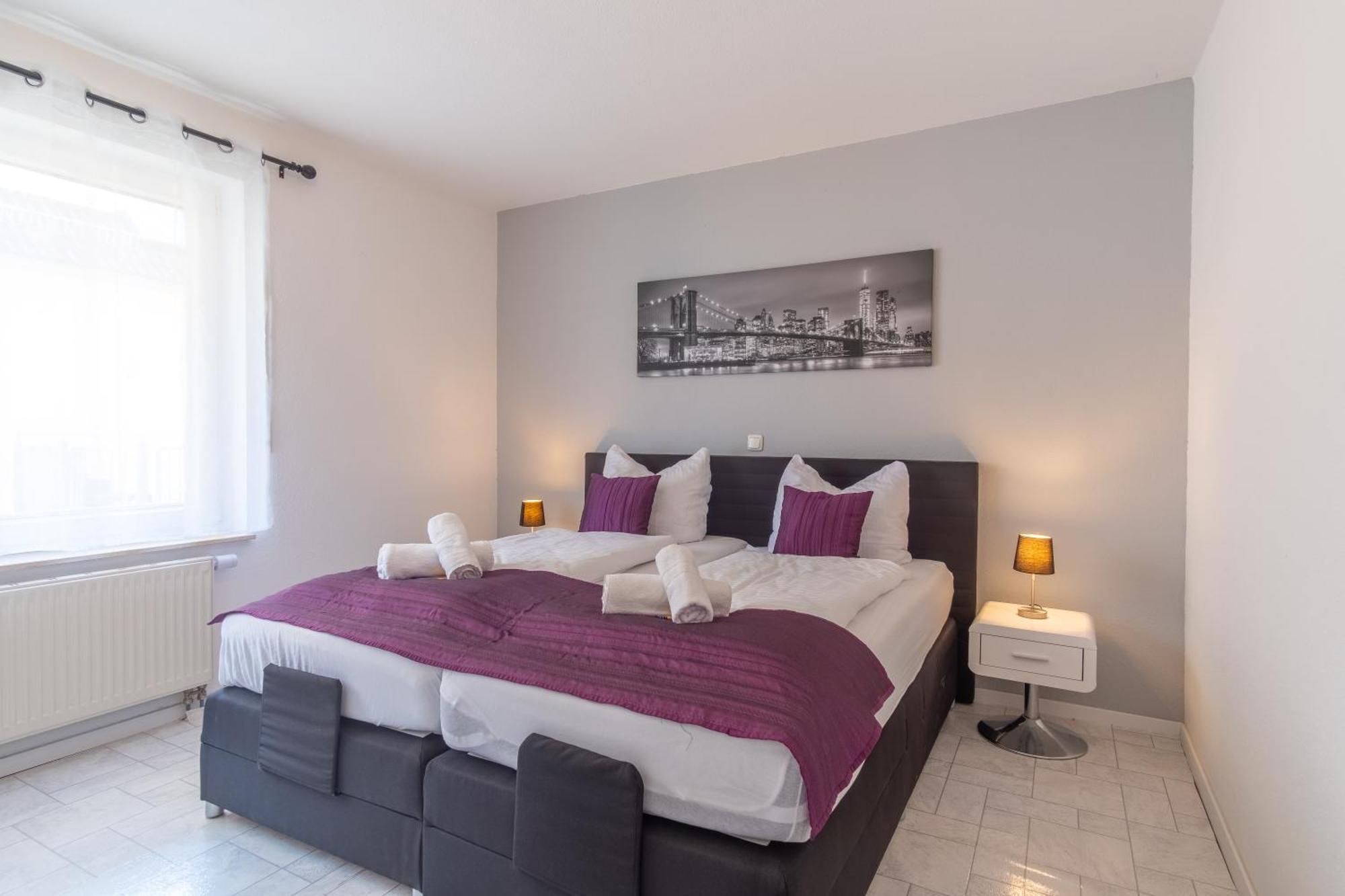 Apartment Arbeitsplatz, Balkon, Tiefgarage Nähe Neue Messe *