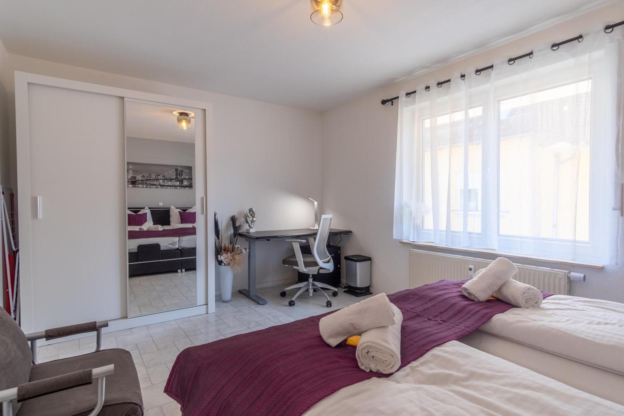 Arbeitsplatz, Balkon, Tiefgarage Nähe Neue Messe * Leipzig