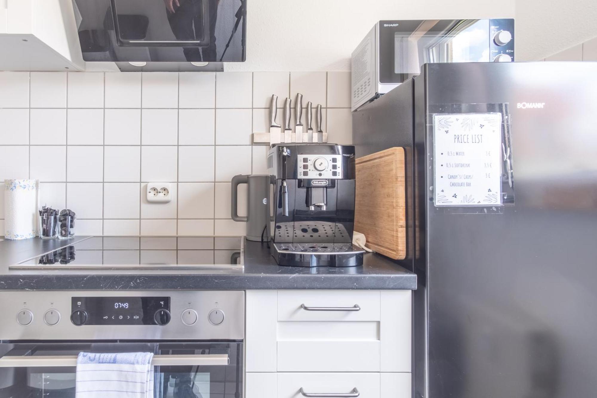 Apartment Arbeitsplatz, Balkon, Tiefgarage Naehe Neue Messe